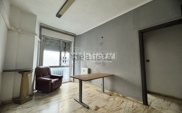 appartamento in vendita a Genova in zona Sampierdarena