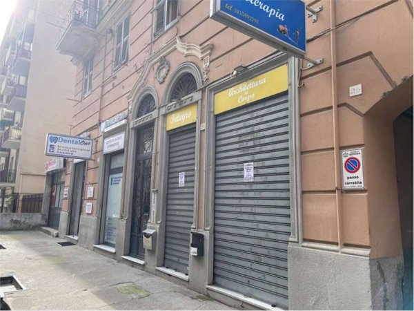 ufficio in vendita a Genova in zona Marassi