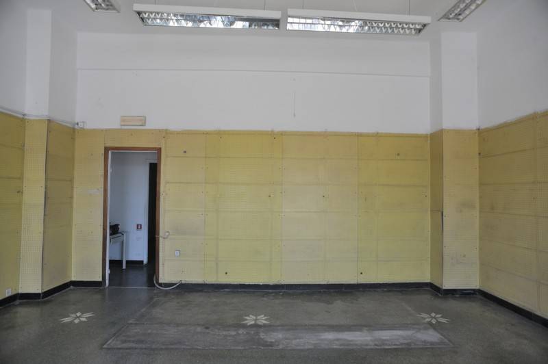 locale commerciale in vendita a Genova in zona Pegli