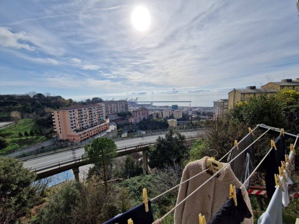 appartamento in vendita a Genova in zona Palmaro / Pra'