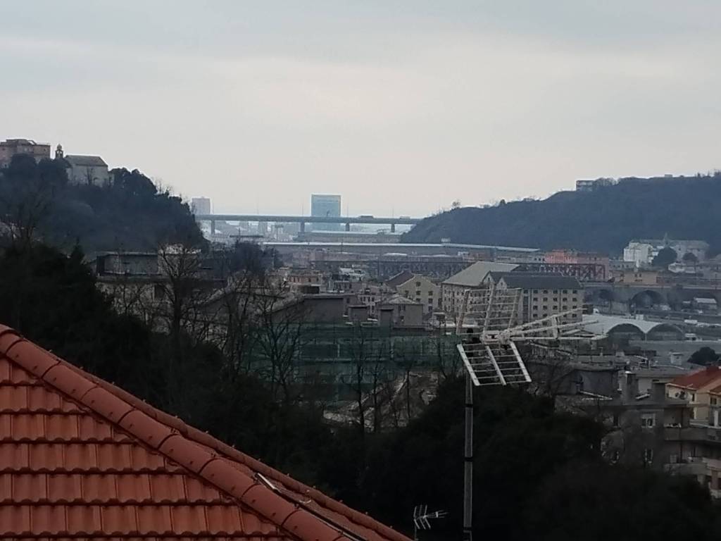 appartamento in vendita a Genova in zona Rivarolo