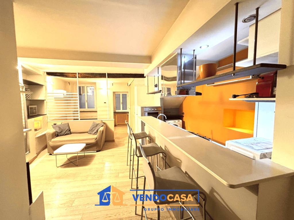 appartamento in vendita a Genova in zona Sottoripa / Maddalena / Molo