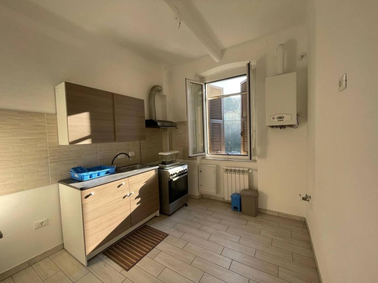 appartamento in vendita a Genova in zona Rivarolo
