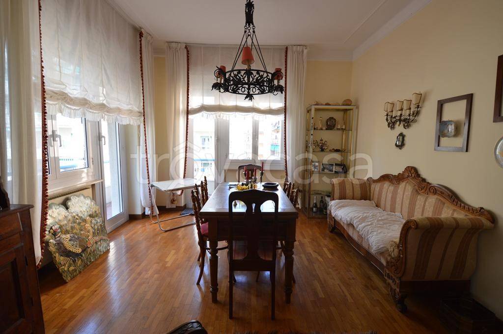 appartamento in vendita a Genova in zona Sestri Ponente