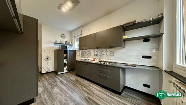 appartamento in vendita a Genova in zona Sestri Ponente