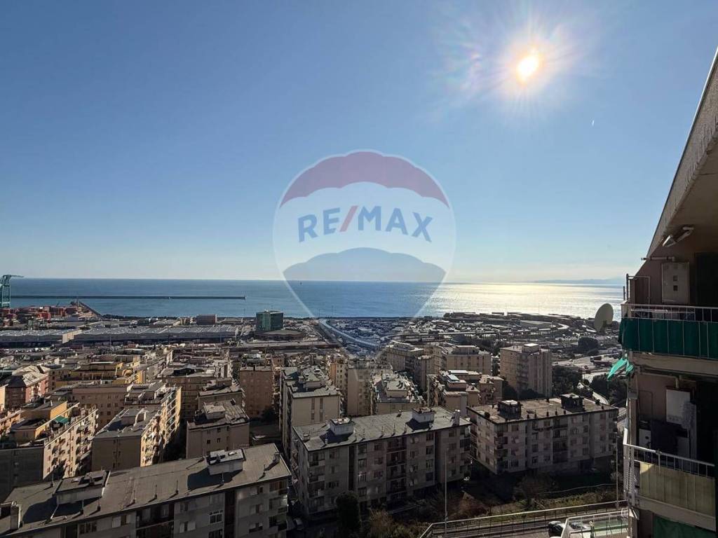 appartamento in vendita a Genova in zona Palmaro / Pra'