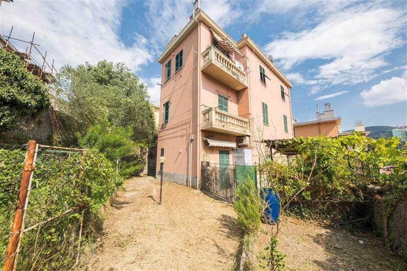 appartamento in vendita a Genova in zona Bolzaneto
