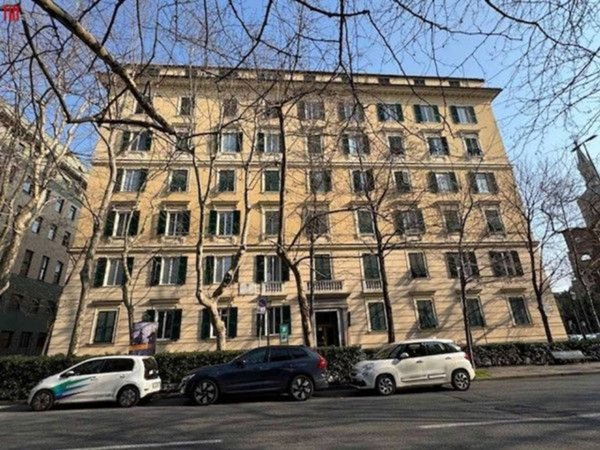 appartamento in vendita a Genova in zona Carignano