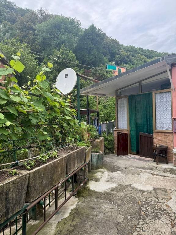 casa indipendente in vendita a Genova in zona Quezzi