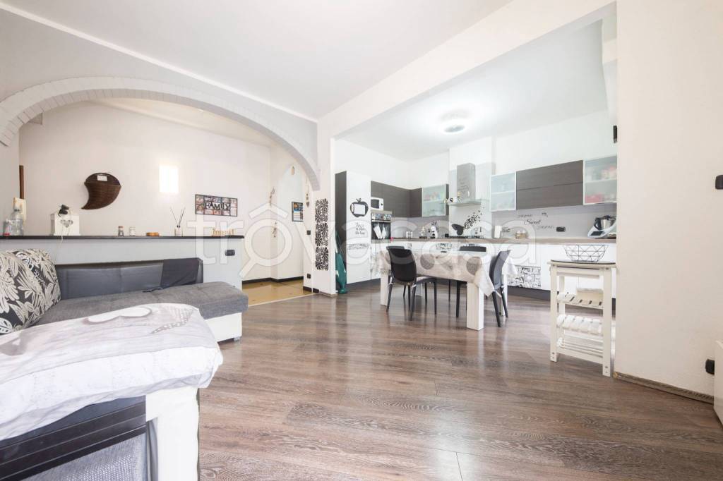 appartamento in vendita a Genova in zona Bolzaneto