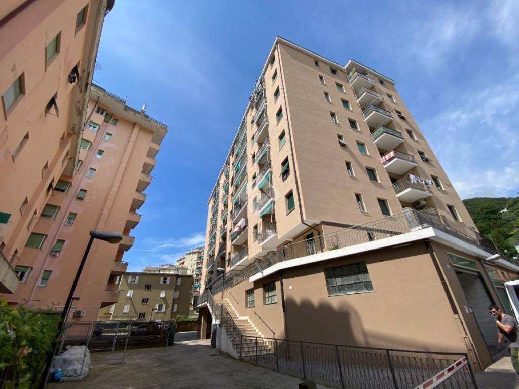 appartamento in vendita a Genova in zona Molassana
