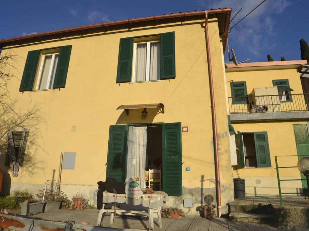 appartamento in vendita a Genova in zona Quezzi