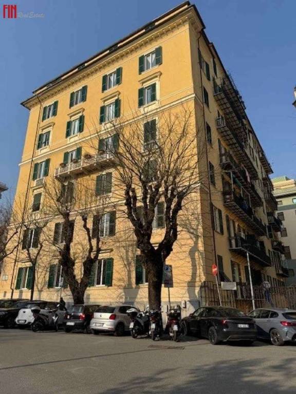 appartamento in vendita a Genova in zona Carignano