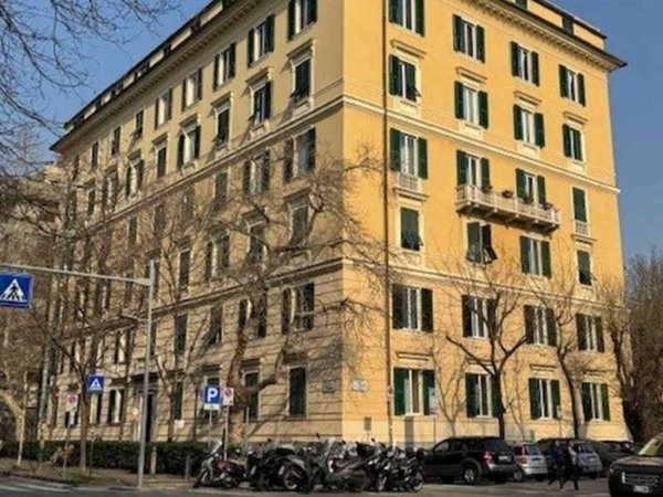 appartamento in vendita a Genova in zona Carignano