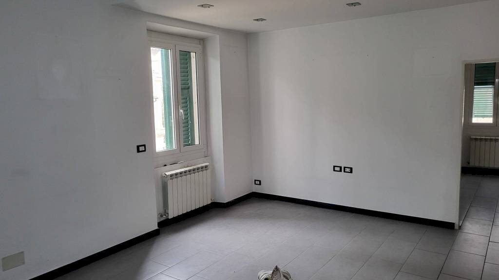 appartamento in vendita a Genova in zona Sestri Ponente
