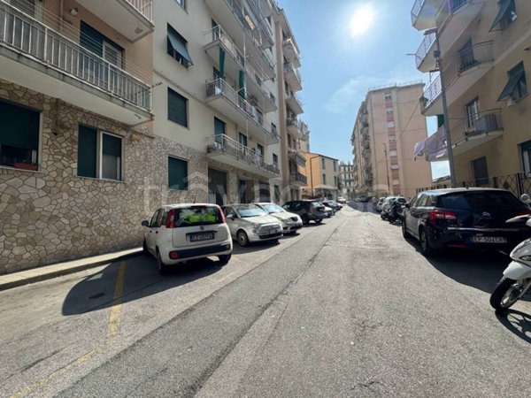 monolocale in vendita a Genova in zona Sestri Ponente