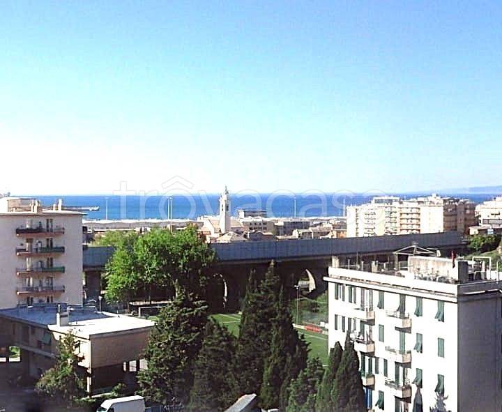 appartamento in vendita a Genova in zona Palmaro / Pra'
