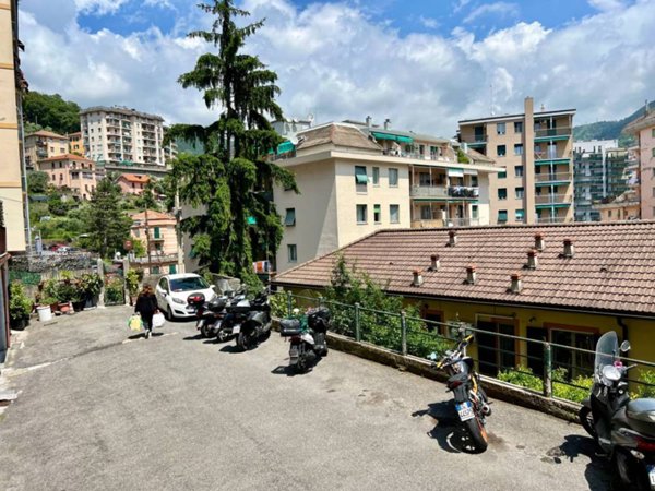 appartamento in vendita a Genova in zona Struppa