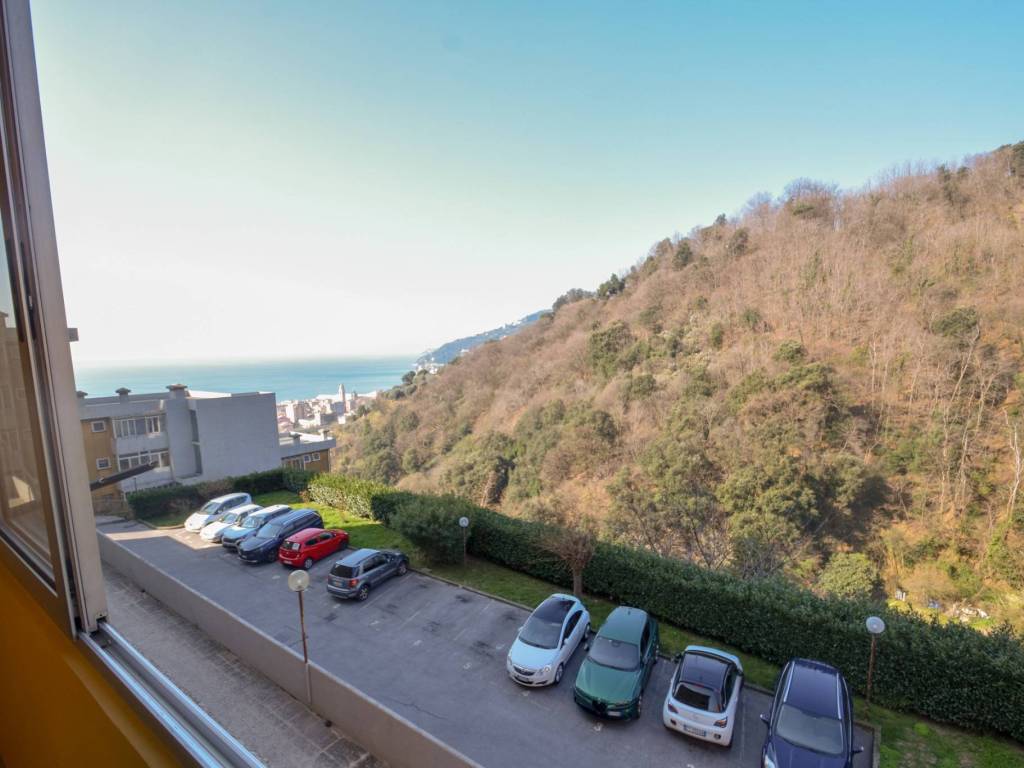 appartamento in vendita a Genova in zona Palmaro / Pra'