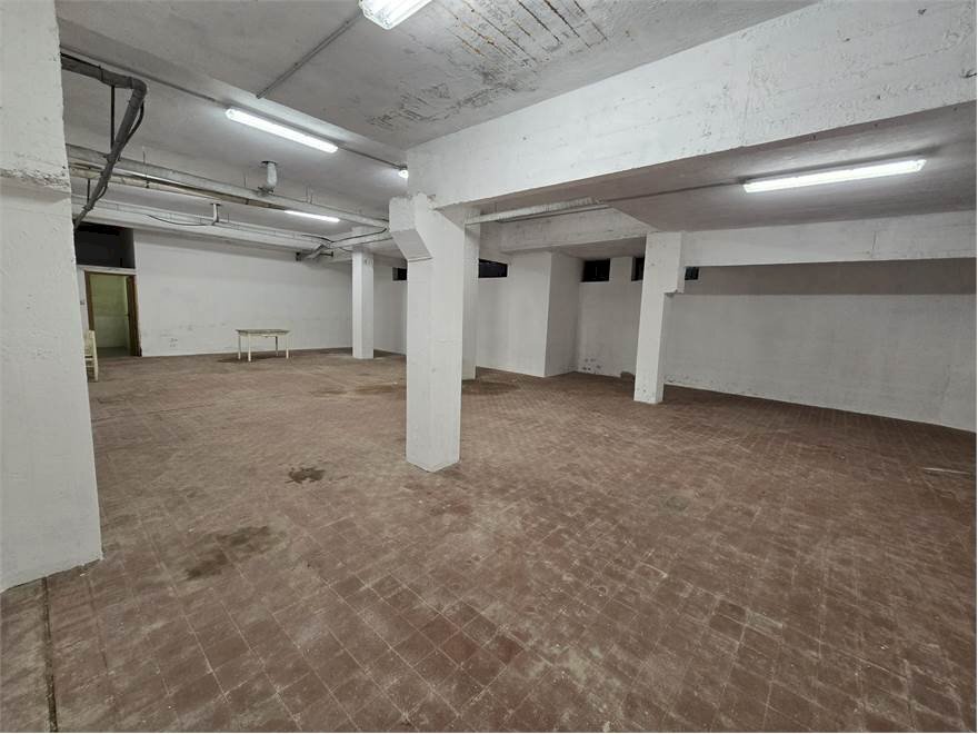 locale di sgombero in vendita a Genova in zona Molassana