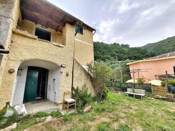 casa indipendente in vendita a Genova in zona Struppa