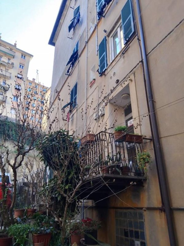 appartamento in vendita a Genova in zona Marassi