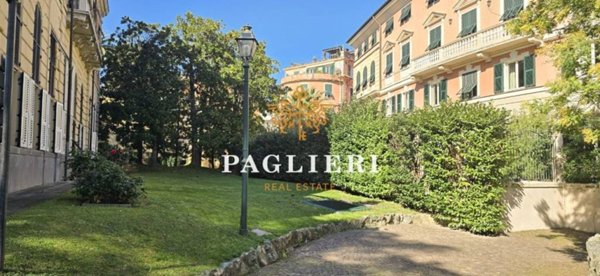 appartamento in vendita a Genova in zona Carignano