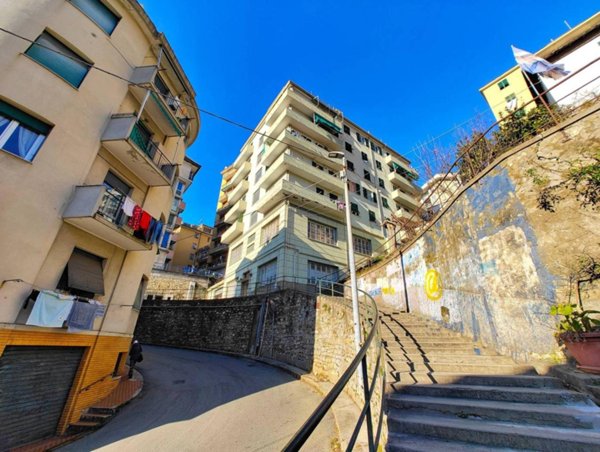 appartamento in vendita a Genova in zona Molassana