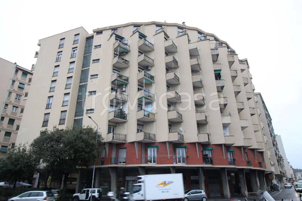 appartamento in vendita a Genova in zona Sestri Ponente