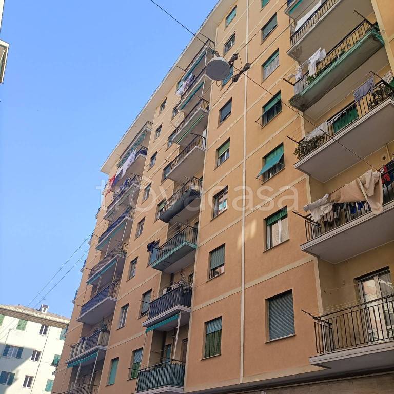 appartamento in vendita a Genova in zona Sestri Ponente