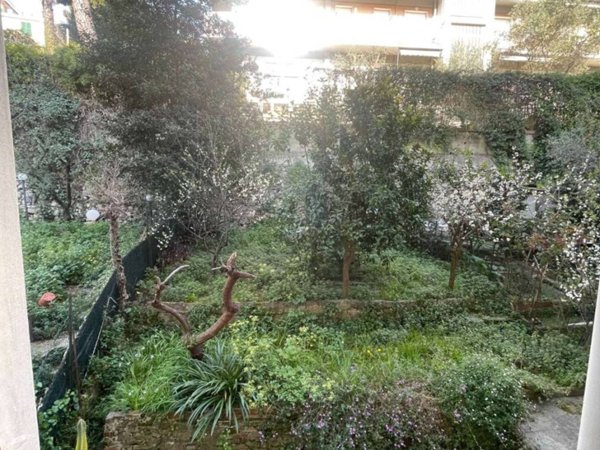 appartamento in vendita a Genova in zona Sturla