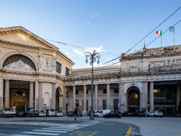 negozio in vendita a Genova in zona Lagaccio / Granarolo