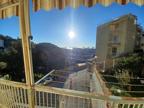 appartamento in vendita a Genova in zona Palmaro / Pra'
