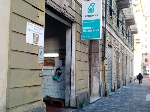 negozio in vendita a Genova in zona Cornigliano