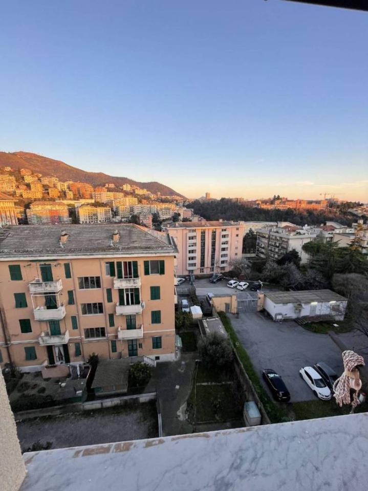 appartamento in vendita a Genova in zona Sturla