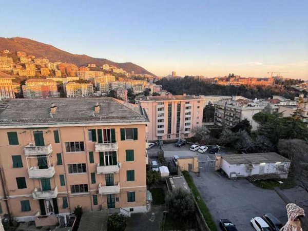 appartamento in vendita a Genova in zona Sturla