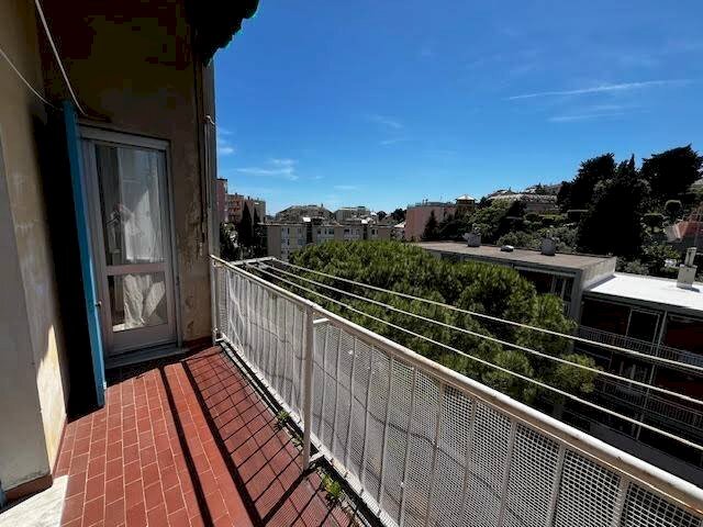 appartamento in vendita a Genova in zona Sturla