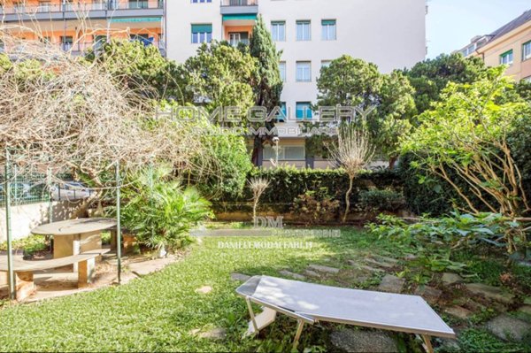 appartamento in vendita a Genova in zona Sturla