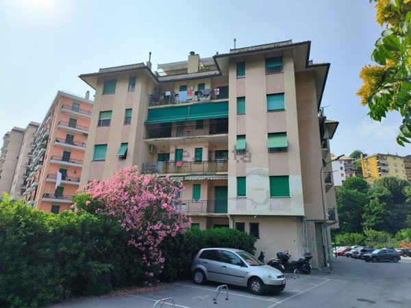appartamento in vendita a Genova in zona Palmaro / Pra'