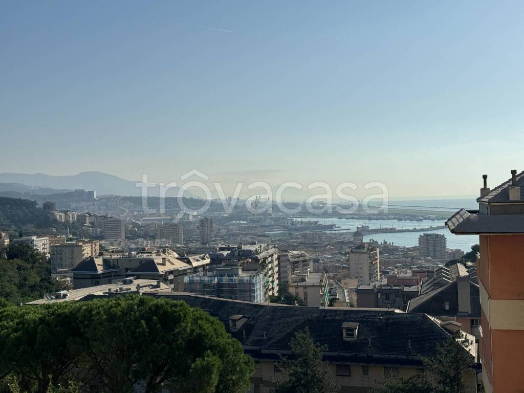appartamento in vendita a Genova in zona Pegli