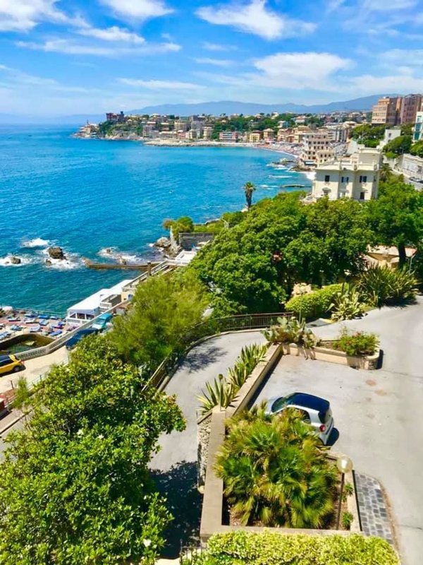 appartamento in vendita a Genova in zona Quarto dei Mille