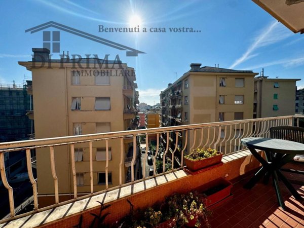appartamento in vendita a Genova in zona Sestri Ponente