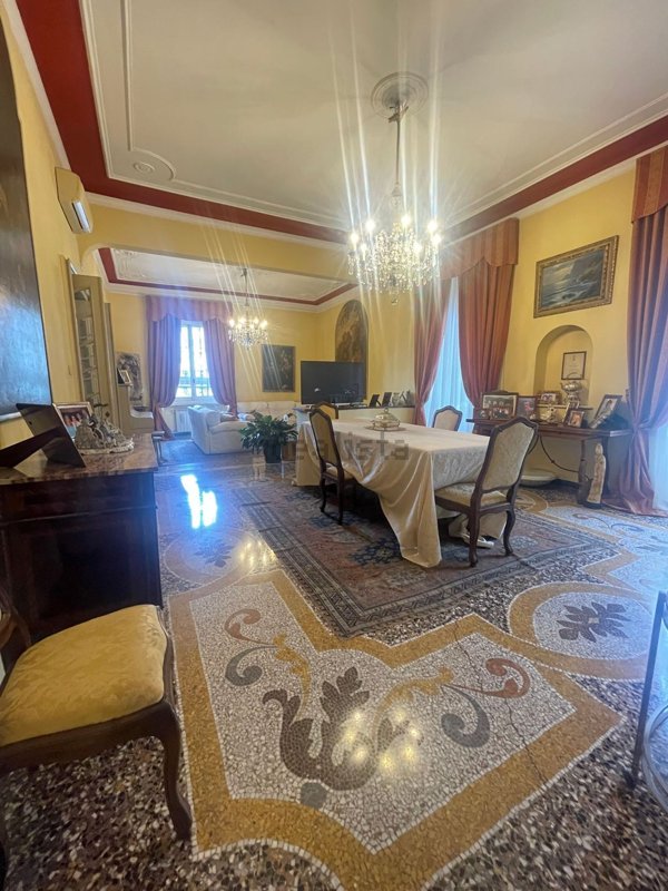 appartamento in vendita a Genova in zona Castelletto
