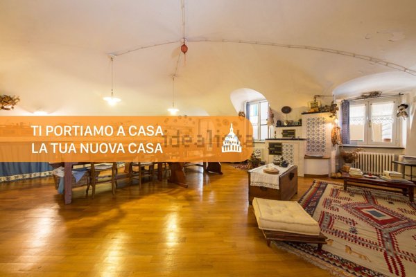 appartamento in vendita a Genova in zona Sottoripa / Maddalena / Molo