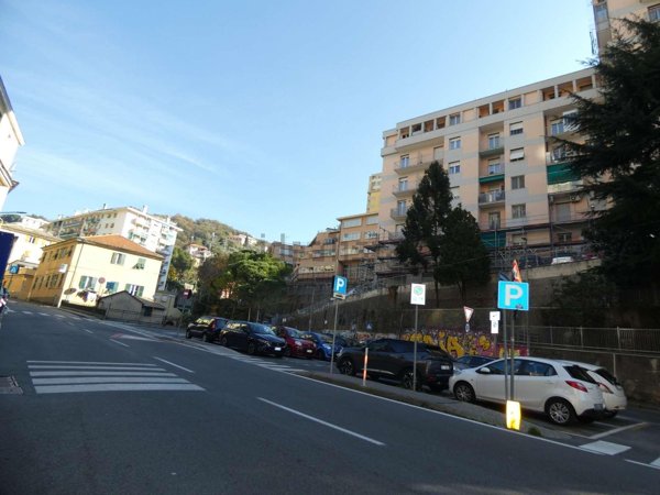 appartamento in vendita a Genova in zona Quezzi