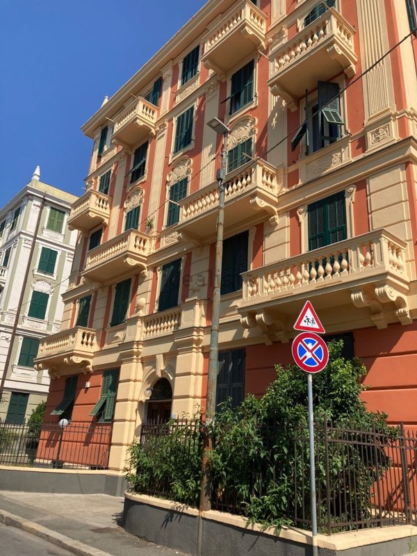 appartamento in vendita a Genova in zona Sestri Ponente