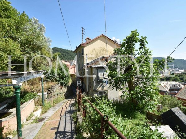 appartamento in vendita a Genova in zona Struppa