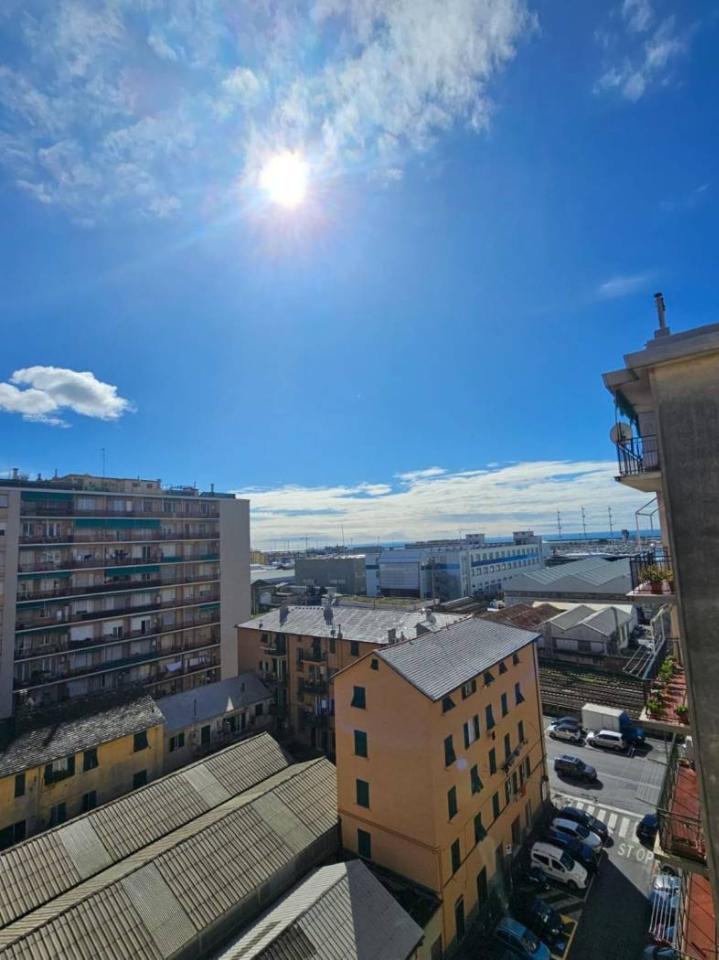 appartamento in vendita a Genova in zona Sestri Ponente