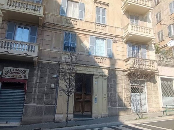 appartamento in vendita a Genova in zona Sestri Ponente