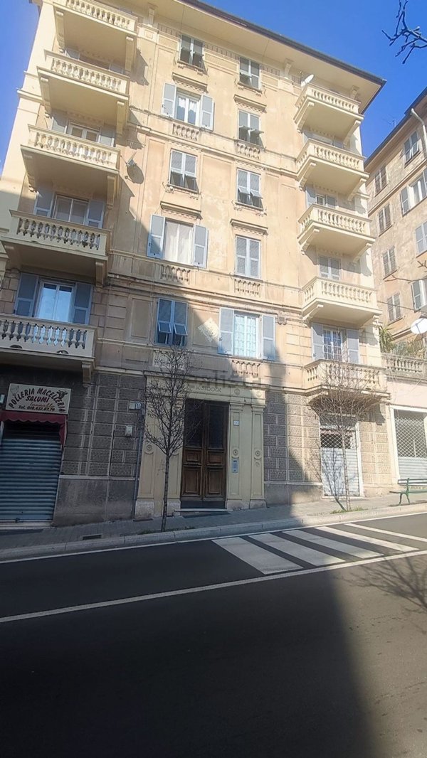 appartamento in vendita a Genova in zona Sestri Ponente